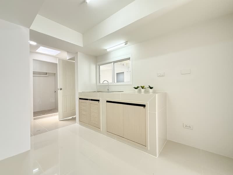 Pinjaruen3 Donmuang, Bangkok, Si Khan, Don Mueang, Bangkok, 2 Bedrooms, 140 sqm, Semi-Detached House (Twin House) For Sale, by คุณ ศศิวิภา พูลทา, 500211615 - DDproperty.com