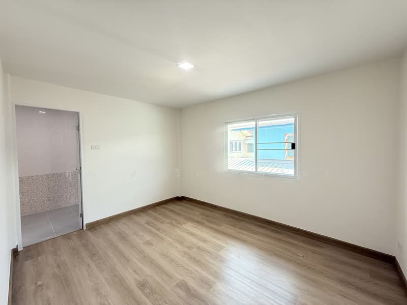 Pinjaruen3 Donmuang, Bangkok, Si Khan, Don Mueang, Bangkok, 2 Bedrooms, 140 sqm, Semi-Detached House (Twin House) For Sale, by คุณ ศศิวิภา พูลทา, 500211615 - DDproperty.com