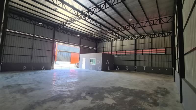 For Rent - Warehouse with office space for rent in Nimitmai area. Newly built, suitable for noisy environments., Bangkok
