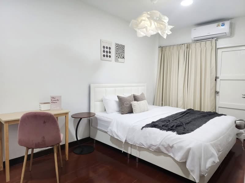 For Rent - Single House Huai Khwang KIS International School and SISB Close to Chinese Embassy, Bangkok