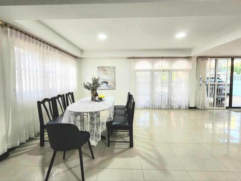 ให้เช่า - บ้านเดี่ยว ห้วยขวาง ใกล้สถานฑูตจีน KIS International School และ SISB, กรุงเทพ