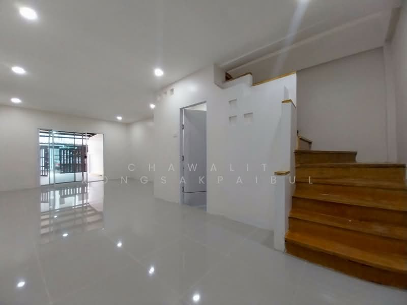 หมู่บ้านบุษกรรัตติยา : Baan Busakorn Rattiya, นนทบุรี, บางบัวทอง, บางบัวทอง, นนทบุรี, 125 ตร.ม., ทาวน์เฮ้าส์ ขาย, โดย CHAWALIT KONGSAKPAIBUL, 500211636 - DDproperty.com