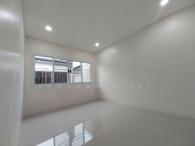 หมู่บ้านบุษกรรัตติยา : Baan Busakorn Rattiya, นนทบุรี, บางบัวทอง, บางบัวทอง, นนทบุรี, 125 ตร.ม., ทาวน์เฮ้าส์ ขาย, โดย CHAWALIT KONGSAKPAIBUL, 500211636 - DDproperty.com