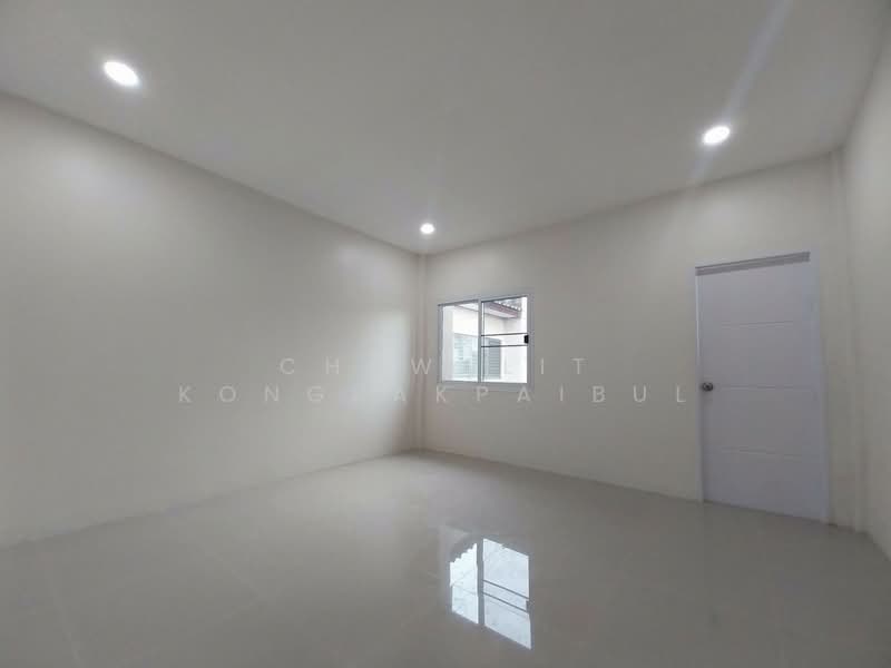 Baan Busakorn Rattiya, Nonthaburi, Bang Bua Thong, Bang Bua Thong, Nonthaburi, 2 Bedrooms, 125 sqm, Townhouse For Sale, by CHAWALIT KONGSAKPAIBUL, 500211636 - DDproperty.com
