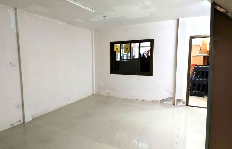 ลาดพร้าววิลเลจ (Latphrao Village), Bangkok, Lat Phrao, Lat Phrao, Bangkok, 3 Bedrooms, 100 sqm, Townhouse For Sale, by The Best Property รัตน์, 500211640 - DDproperty.com