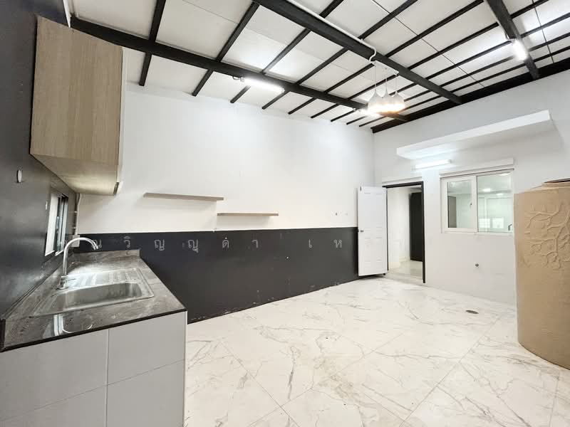 Metro Biz Town Chaengwattan 2, Nonthaburi, Khlong Phra Udom, Pak Kret, Nonthaburi, , 180 sqm, Shophouse For Sale, by คุณวิญญุดา เหล่าสันน์, 500211689 - DDproperty.com