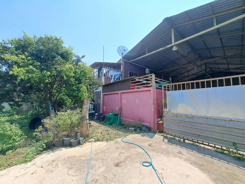 ที่ดินพร้อมสิ่งปลูกสร้างนครสวรรค์ตก นครสวรรค์, นครสวรรค์, นครสวรรค์ตก, เมืองนครสวรรค์, นครสวรรค์, 1,280 ตร.ม., ที่ดิน ขาย, โดย The Best Property เบ็นซ์ (รหัสตัวแทน 3954) Line ID :, 500211702 - DDproperty.com