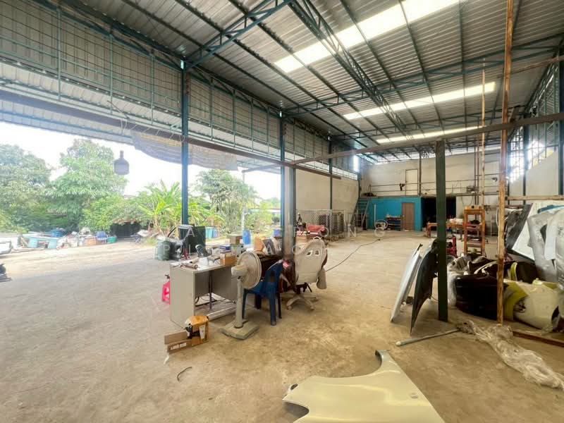 ขาย - โกดัง 200 ตร.ว. ซ.สุวินทวงศ์ 82/3 ห่างจากถนนใหญ่ เพียง 100 เมตร, กรุงเทพ