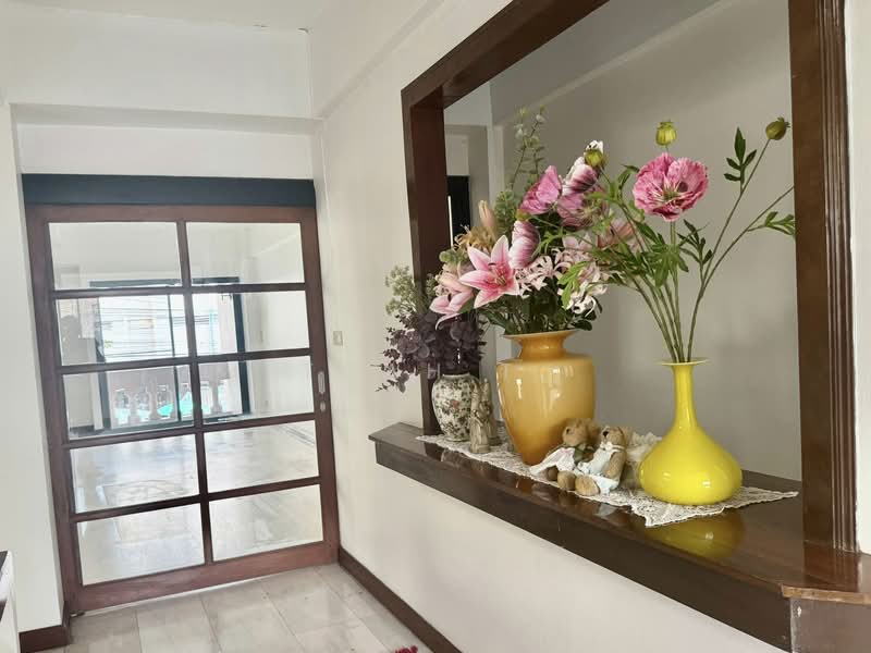 For Rent - อาคารให้เช่า นานา อโศก สุขุมวิท : Buildings for rent in Nana, Asoke, Sukhumvit., Bangkok