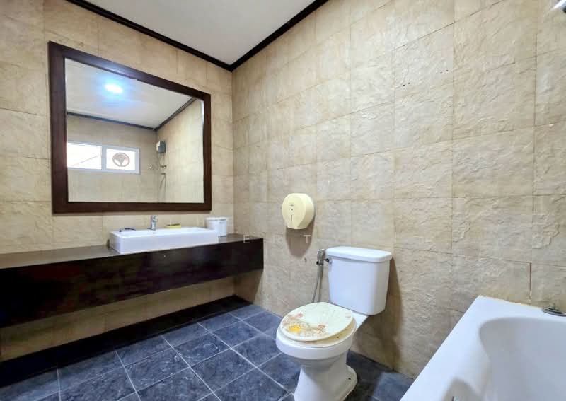 โรยัลปาร์ควิลล์ สุวินทวงศ์, Bangkok, Lam Phak Chi, Nong Chok, Bangkok, 3 Bedrooms, 100 sqm, Single Detached House For Sale, by The Best Property ฝน, 500211743 - DDproperty.com