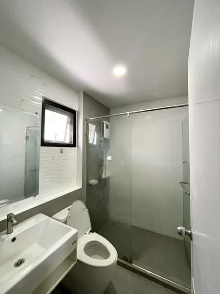 For Rent - ให้เช่าบ้านแฝด ม.มณีรินทร์ไพรเวทซี่ ศรีราชา, Chon Buri (Pattaya)