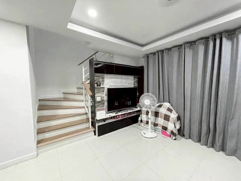 For Rent - ให้เช่าบ้านแฝด ม.มณีรินทร์ไพรเวทซี่ ศรีราชา, Chon Buri (Pattaya)