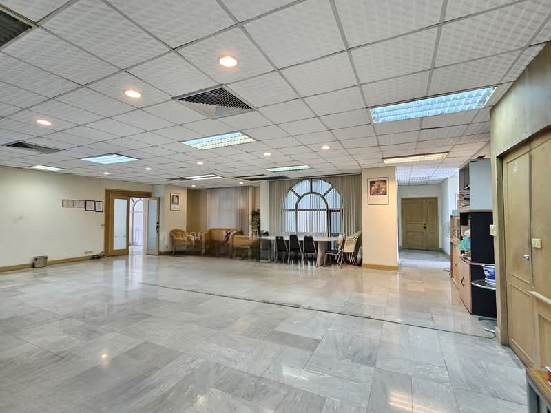 ขาย ออฟฟิศ Royal Castle Pattanakarn Condo พัฒนาการ 30 ขนาด 184 ตรม. 2 ห้องประชุม, Bangkok, Suan Luang, Suan Luang, Bangkok, , 184 sqm, Office Space For Sale, by คุณ ณิชาภา, 500211771 - DDproperty.com