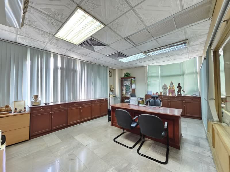 ขาย ออฟฟิศ Royal Castle Pattanakarn Condo พัฒนาการ 30 ขนาด 184 ตรม. 2 ห้องประชุม, กรุงเทพ, สวนหลวง, สวนหลวง, กรุงเทพ, 184 ตร.ม., สำนักงาน ขาย, โดย คุณ ณิชาภา, 500211771 - DDproperty.com