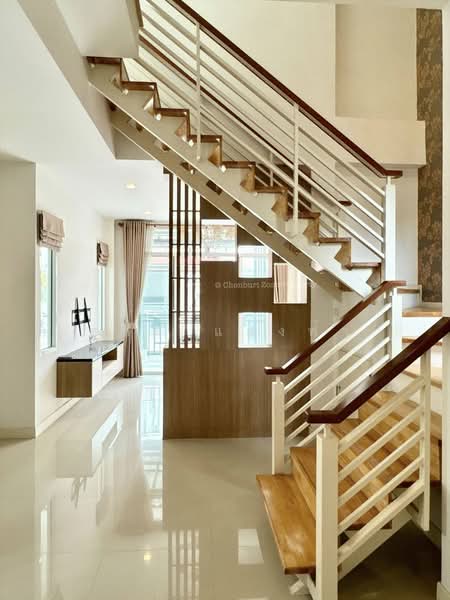 ขายบ้านแฝดใกล้เจปาร์ค ม.ทริโอทาวน์ ไร่กล้วย ศรีราชา, ชลบุรี, สุรศักดิ์, ศรีราชา, ชลบุรี, 120 ตร.ม., บ้านแฝด ขาย, โดย ดุสิต แสงฟ้า, 500211801 - DDproperty.com