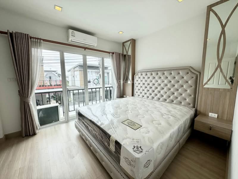 ขายบ้านแฝดใกล้เจปาร์ค ม.ทริโอทาวน์ ไร่กล้วย ศรีราชา, Chon Buri (Pattaya), Surasak, Si Racha, Chon Buri (Pattaya), 3 Bedrooms, 120 sqm, Semi-Detached House (Twin House) For Sale, by Dusit Saengfa, 500211801 - DDproperty.com