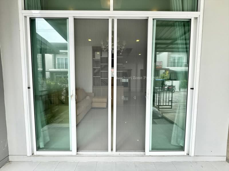 ขายบ้านแฝดใกล้เจปาร์ค ม.ทริโอทาวน์ ไร่กล้วย ศรีราชา, Chon Buri (Pattaya), Surasak, Si Racha, Chon Buri (Pattaya), 3 Bedrooms, 120 sqm, Semi-Detached House (Twin House) For Sale, by Dusit Saengfa, 500211801 - DDproperty.com