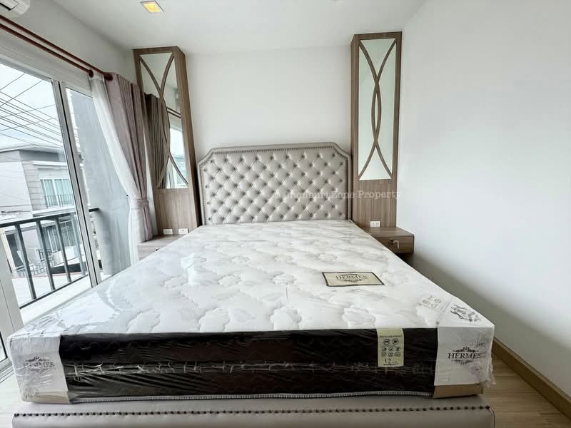 ขายบ้านแฝดใกล้เจปาร์ค ม.ทริโอทาวน์ ไร่กล้วย ศรีราชา, Chon Buri (Pattaya), Surasak, Si Racha, Chon Buri (Pattaya), 3 Bedrooms, 120 sqm, Semi-Detached House (Twin House) For Sale, by Dusit Saengfa, 500211801 - DDproperty.com