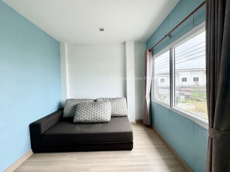 ขายบ้านแฝดใกล้เจปาร์ค ม.ทริโอทาวน์ ไร่กล้วย ศรีราชา, Chon Buri (Pattaya), Surasak, Si Racha, Chon Buri (Pattaya), 3 Bedrooms, 120 sqm, Semi-Detached House (Twin House) For Sale, by Dusit Saengfa, 500211801 - DDproperty.com