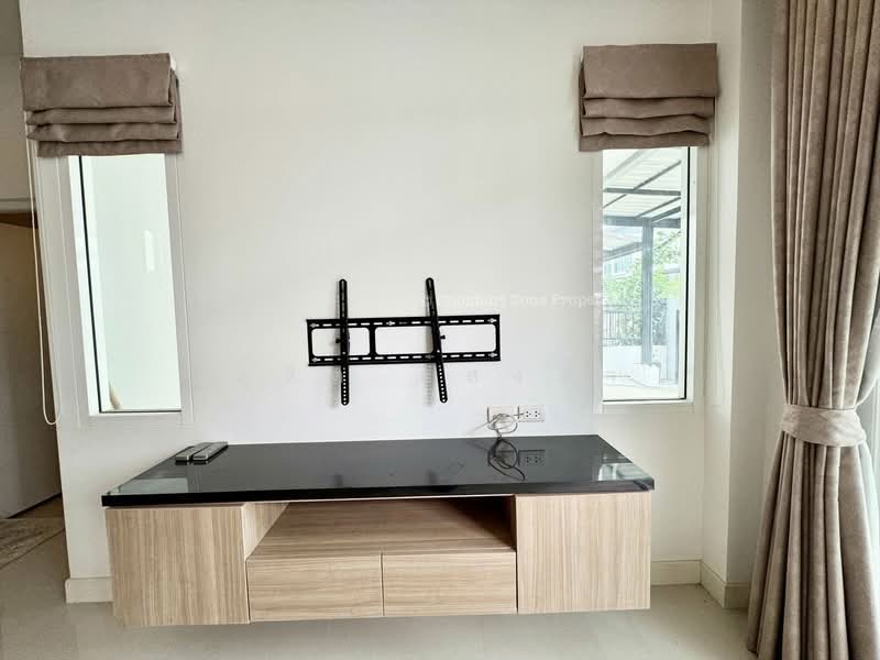 ขายบ้านแฝดใกล้เจปาร์ค ม.ทริโอทาวน์ ไร่กล้วย ศรีราชา, Chon Buri (Pattaya), Surasak, Si Racha, Chon Buri (Pattaya), 3 Bedrooms, 120 sqm, Semi-Detached House (Twin House) For Sale, by Dusit Saengfa, 500211801 - DDproperty.com