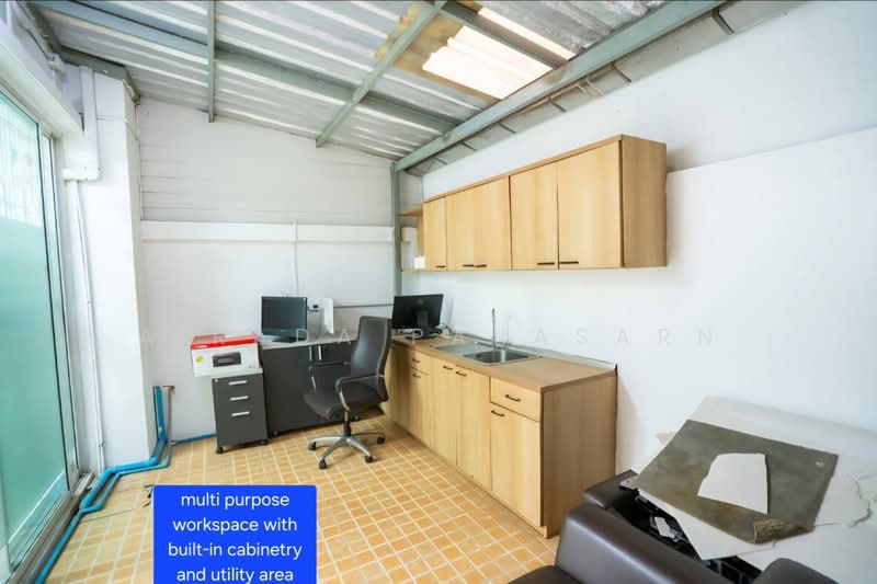 RK Biz Center Motorway - Airportlink, Bangkok, Motorway Road, Khlong Song Ton Nun, Lat Krabang, Bangkok, 4 Bedrooms, 210 sqm, Townhouse For Rent, by Airada Parasarn, 500211806 - DDproperty.com