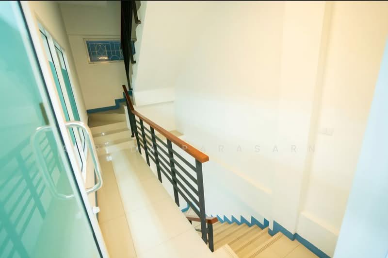 RK Biz Center Motorway - Airportlink, Bangkok, Motorway Road, Khlong Song Ton Nun, Lat Krabang, Bangkok, 4 Bedrooms, 210 sqm, Townhouse For Rent, by Airada Parasarn, 500211806 - DDproperty.com