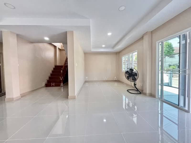 Supawan Romklao : สุภาวัลย์ ร่มเกล้า, กรุงเทพ, ถนนร่มเกล้า, คลองสามประเวศ, ลาดกระบัง, กรุงเทพ, 72 ตร.ม., บ้านเดี่ยว ขาย, โดย Veerawat Phaisanwasin, 500211811 - DDproperty.com