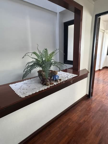 For Rent - ทำเลซ.สุขุมวิท 4 BTS นานา ให้เช่าอาคารพาณิชย์ 5 ชั้น รีโนเวทใหม่ บ้านสวย พร้อมอยู่ ทำเลดี, Bangkok