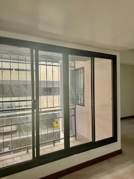 For Rent - ทำเลซ.สุขุมวิท 4 BTS นานา ให้เช่าอาคารพาณิชย์ 5 ชั้น รีโนเวทใหม่ บ้านสวย พร้อมอยู่ ทำเลดี, Bangkok