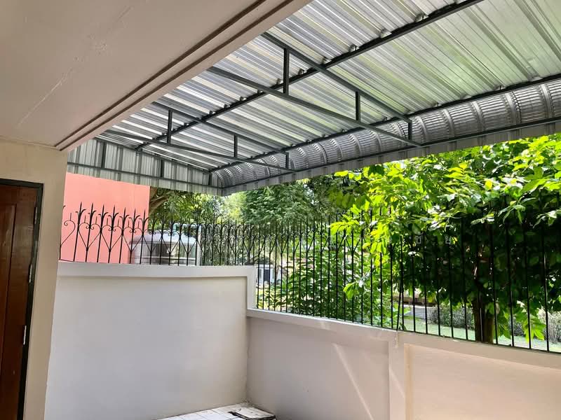 For Rent - ทำเลซ.สุขุมวิท 4 BTS นานา ให้เช่าอาคารพาณิชย์ 5 ชั้น รีโนเวทใหม่ บ้านสวย พร้อมอยู่ ทำเลดี, Bangkok