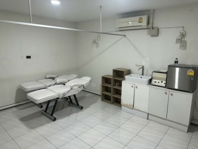 ให้เช่าอาคารพาณิชย์ 2คูหา เหมาะทำคลีนิคความงาม ย่านปิ่นเกล้า ถนนบรมราชชนนี ใกล้เซ็นทรัลปิ่นเกล้า, Bangkok, Bang Bamru, Bang Phlat, Bangkok, , 500 sqm, Shophouse For Rent, by Narong Chutianankasem, 500211827 - DDproperty.com