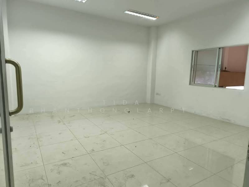 ให้เช่า โกดัง คลังสินค้า พร้อม ออฟฟิศ บางเพรียง บางบ่อ พื้นที่สีม่วง ใกล้ ทางด่วนบูรพาวิถี, สมุทรปราการ, บางเพรียง, บางบ่อ, สมุทรปราการ, 1,530 ตร.ม., โกดัง-โรงงาน ให้เช่า, โดย Tida phanthonglarptawee, 500211847 - DDproperty.com