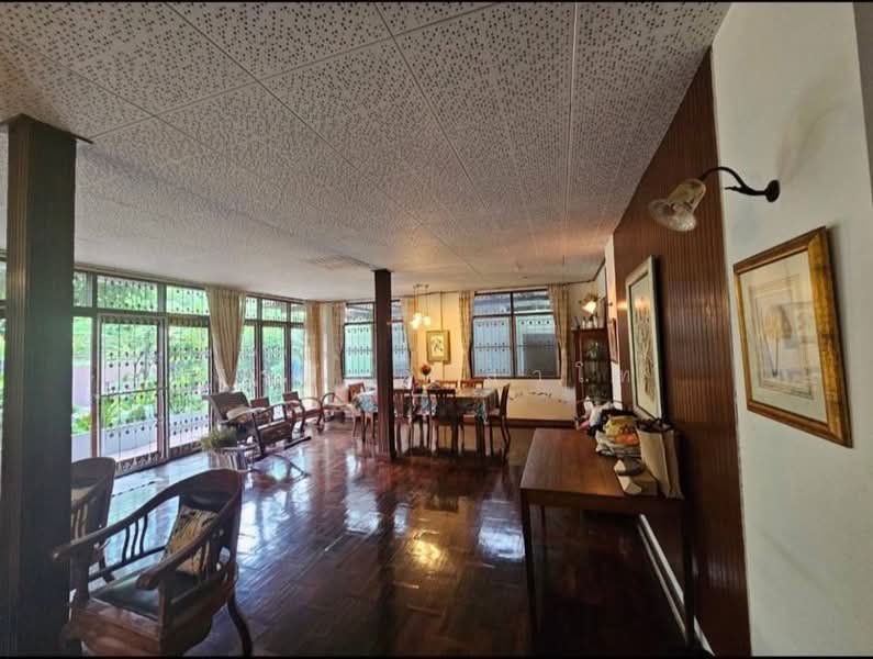 ขาย - บ้านเดี่ยว 95ตรว 5ห้องนอน 3ห้องน้ำ ที่จอดรถ2คัน รัชดาภิเษก32 ซอยเสือใหญ่อุทิศ, กรุงเทพ