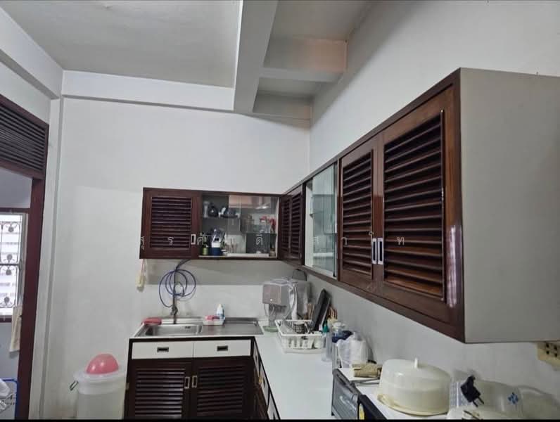 ขาย - บ้านเดี่ยว 95ตรว 5ห้องนอน 3ห้องน้ำ ที่จอดรถ2คัน รัชดาภิเษก32 ซอยเสือใหญ่อุทิศ, กรุงเทพ