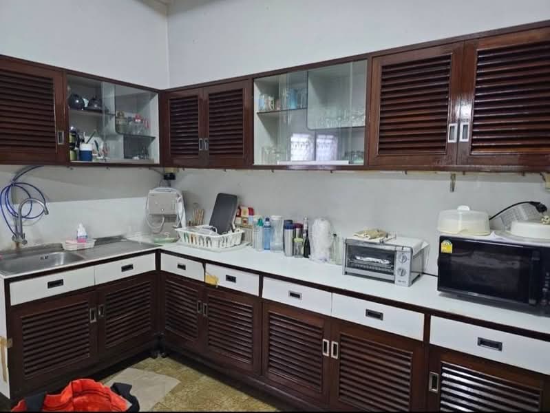 ขาย - บ้านเดี่ยว 95ตรว 5ห้องนอน 3ห้องน้ำ ที่จอดรถ2คัน รัชดาภิเษก32 ซอยเสือใหญ่อุทิศ, กรุงเทพ