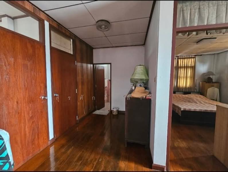 ขาย - บ้านเดี่ยว 95ตรว 5ห้องนอน 3ห้องน้ำ ที่จอดรถ2คัน รัชดาภิเษก32 ซอยเสือใหญ่อุทิศ, กรุงเทพ