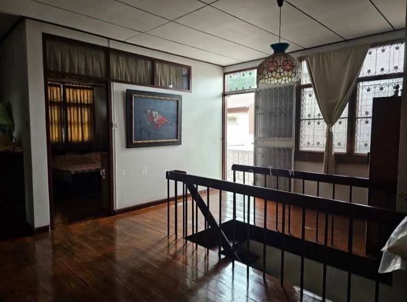 ขาย - บ้านเดี่ยว 95ตรว 5ห้องนอน 3ห้องน้ำ ที่จอดรถ2คัน รัชดาภิเษก32 ซอยเสือใหญ่อุทิศ, กรุงเทพ