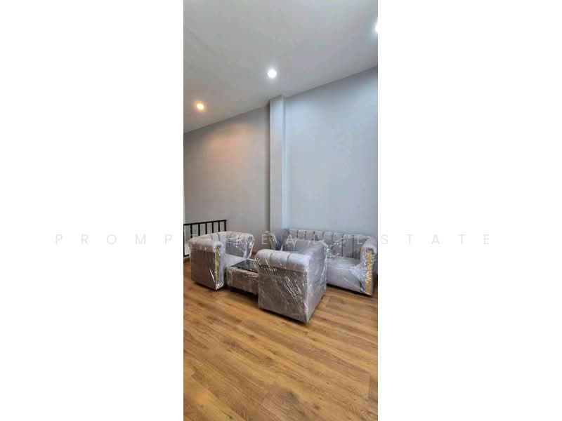 Baan Klang Muang Rama9-Srinakarin, Bangkok, Srinakarin Road, Suan Luang, Suan Luang, Bangkok, 3 Bedrooms, 288 sqm, Townhouse For Rent, by PROMPT Real Estate, 500211863 - DDproperty.com