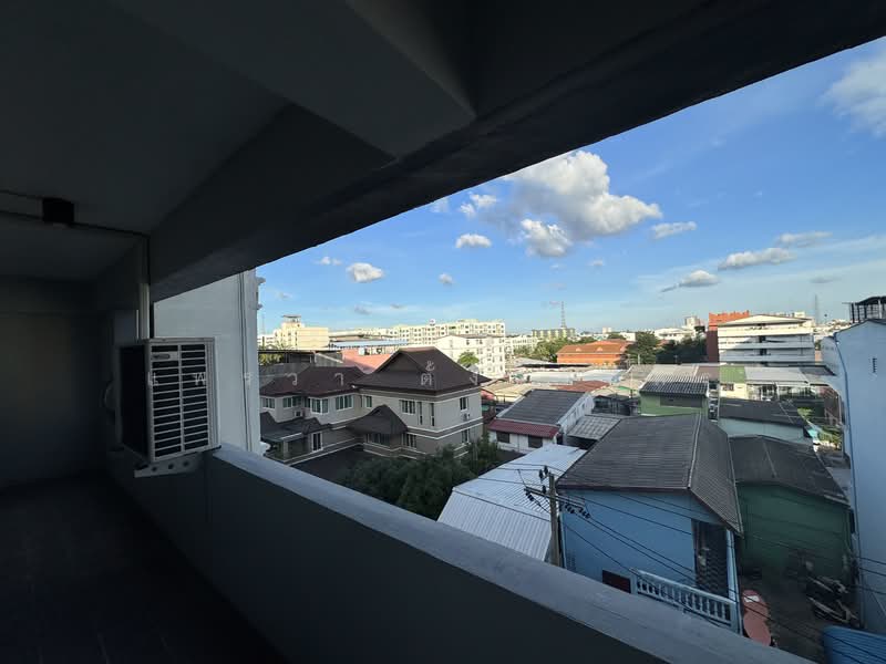 For Sale: Renovated Building in Huai Khwang 6 Floors + Rooftop, 2,000 sq.m. Usable Area, Bangkok, ประชาอุทิศ, Huai Khwang, Huai Khwang, Bangkok, , 432 sqm, Land For Sale, by แพรวา ตั้งนิรันดร, 500211876 - DDproperty.com