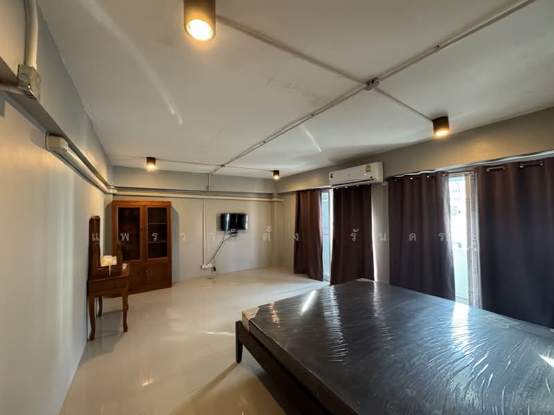 ขายด่วน ตึกรีโนเวทย่านห้วยขวาง 6 ชั้น + ดาดฟ้า พื้นที่ใช้สอย 2,000 ตร.ม, กรุงเทพ, ประชาอุทิศ, ห้วยขวาง, ห้วยขวาง, กรุงเทพ, 432 ตร.ม., ที่ดิน ขาย, โดย แพรวา ตั้งนิรันดร, 500211876 - DDproperty.com