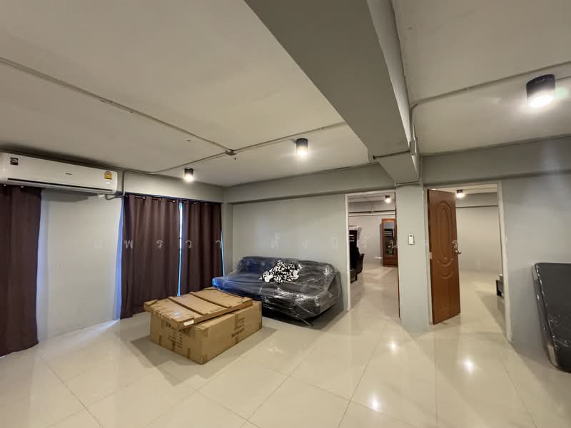 ขายด่วน ตึกรีโนเวทย่านห้วยขวาง 6 ชั้น + ดาดฟ้า พื้นที่ใช้สอย 2,000 ตร.ม, กรุงเทพ, ประชาอุทิศ, ห้วยขวาง, ห้วยขวาง, กรุงเทพ, 432 ตร.ม., ที่ดิน ขาย, โดย แพรวา ตั้งนิรันดร, 500211876 - DDproperty.com