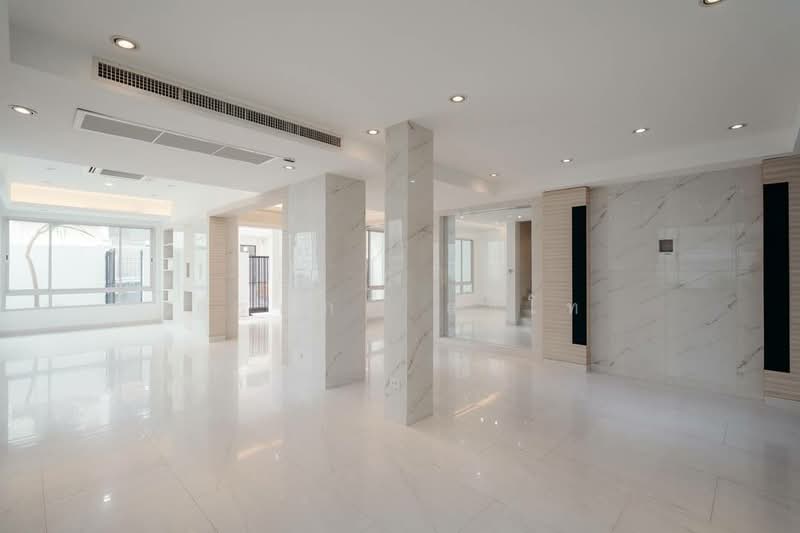 บ้านทาวน์โฮม 3ชั้น 48ตรว.สุขุมวิท15 พื้นที่ใช้สอย440ตรม.4ห้องนอน6ห้องน้ำ1ห้องอเนกประสงค์2ห้องนั่งเล่, กรุงเทพ, สุขุมวิท 15, คลองเตยเหนือ, วัฒนา, กรุงเทพ, 440 ตร.ม., ทาวน์เฮ้าส์ ขาย, โดย สุรศักดิ์ สาโท, 500211879 - DDproperty.com