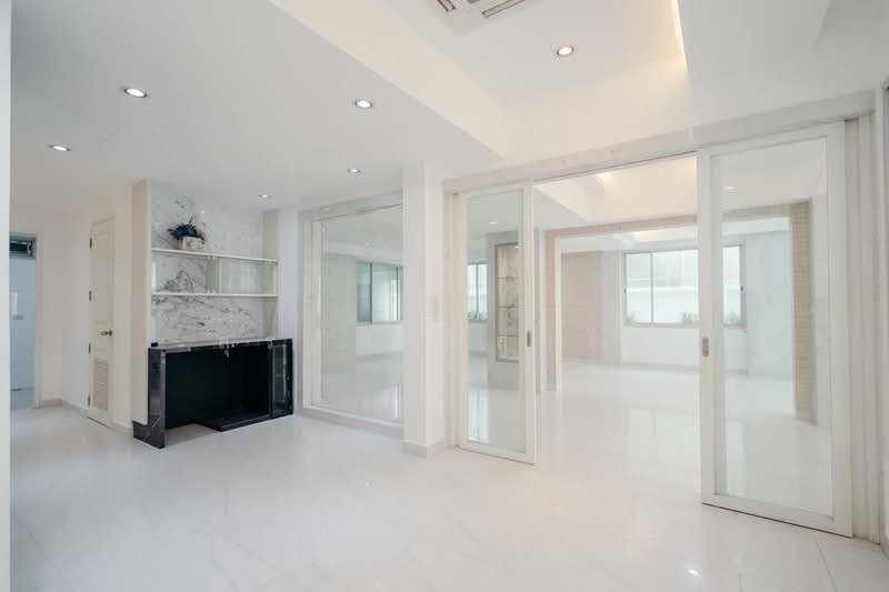 Townhome 3floor 48sqm Usage area 440sqm4bed6bathrooms2living rooms, Bangkok, สุขุมวิท 15, Khlongtoei Nua, Watthana, Bangkok, 4 Bedrooms, 440 sqm, Townhouse For Sale, by Surasak Satho, 500211879 - DDproperty.com