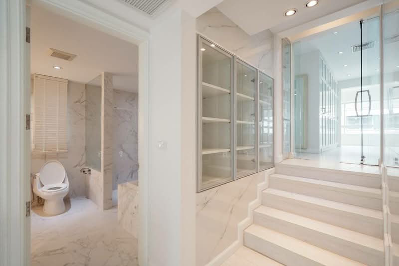 Townhome 3floor 48sqm Usage area 440sqm4bed6bathrooms2living rooms, Bangkok, สุขุมวิท 15, Khlongtoei Nua, Watthana, Bangkok, 4 Bedrooms, 440 sqm, Townhouse For Sale, by Surasak Satho, 500211879 - DDproperty.com