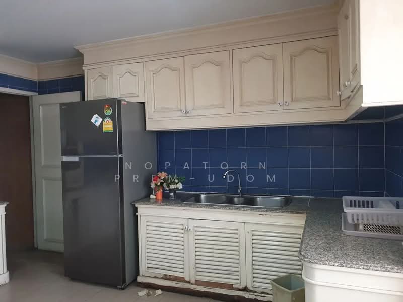 D.S. Tower 1 Sukhumvit 33, Bangkok, Soi Phrom Chit, Khlong Tan Nua, Watthana, Bangkok, 3 Bedrooms, 236 sqm, Condo For Sale, by Nopatorn Prem-udom, 500211912 - DDproperty.com