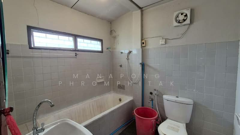 Two-story detached house Seri Thai 57, Bangkok, เสรีไทย 57, Khlong Kum, Bueng Kum, Bangkok, 4 Bedrooms, 250 sqm, Single Detached House For Rent, by Manapong Phromphitak, 500211930 - DDproperty.com