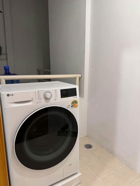 The Empire Place, Bangkok, 88 Narathiwatratchanakharin Road, Thung Maha Mek, Sathon, Bangkok, 2 Bedrooms, 97 sqm, Condo For Rent, by หทัยชนก แสนเสร็จ, 500211985 - DDproperty.com