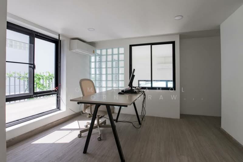 Pandao Place - Krungthep Kreetha 19, Bangkok, Krungthep Kritha 19 Alley, Saphan Sung, Saphan Sung, Bangkok, 4 Bedrooms, 297 sqm, Townhouse For Sale, by Chomratkamol Soontorntarawong (Gor), 500212085 - DDproperty.com