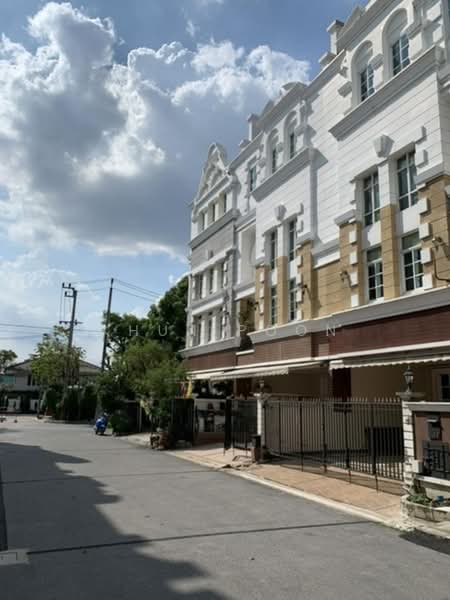 For Rent 4-Storey Townhome in Sukhumvit 101/1, Soi Wachiratham Sathit (SPSSR143), Bangkok, ซอย สุขุมวิท 101/1, Bang Chak, Phra Khanong, Bangkok, 3 Bedrooms, 240 sqm, Townhouse For Rent, by Khun Poon, 500212092 - DDproperty.com