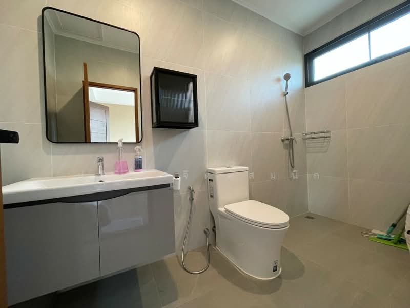 For Rent - Low-rise Peivate about 100 sq m. with 2 bedrooms apartment in Yenarkat near Market Place Nanglingee, Bangkok